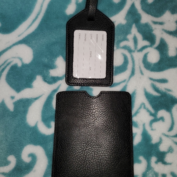 Passport and luggage tag - Picture 2 of 4